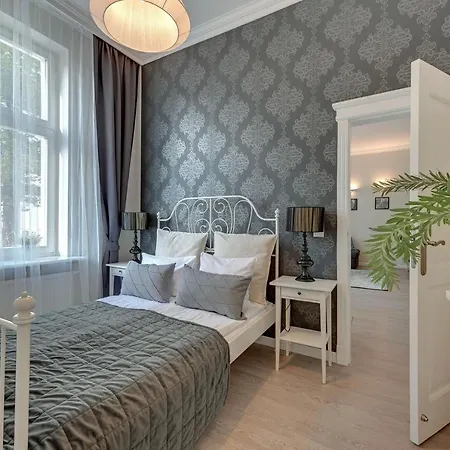 Apartment Lion - Scandi Love Iv *